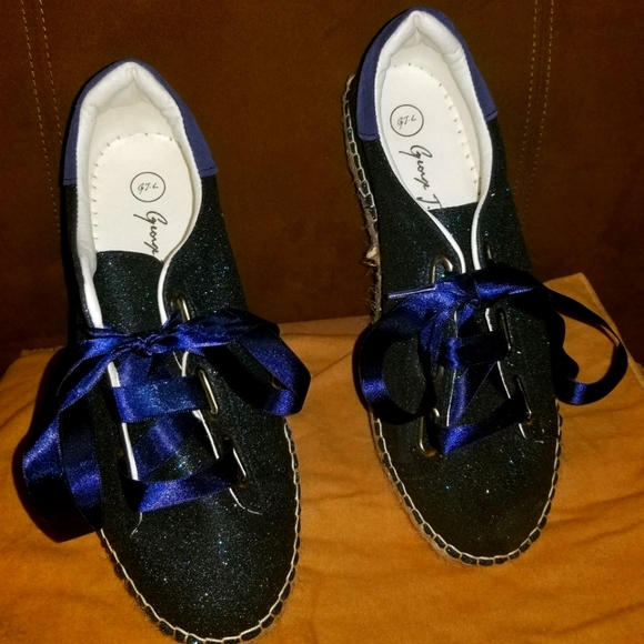 NAVY BLUE ESPADRILLES SNEAKERS. Size 39 fits like a 38. - Picture 1 of 3